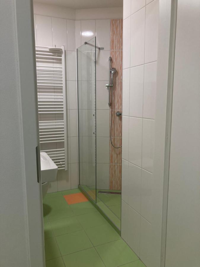 Capsule Hostel Zizkov Tower 프라하 외부 사진